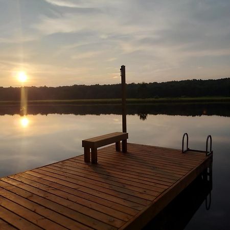 Poconos Brand New Lakefront Oasis 1 Acre, Hottub Gameroom Firepits Talk About Privacy Albrightsville Dış mekan fotoğraf