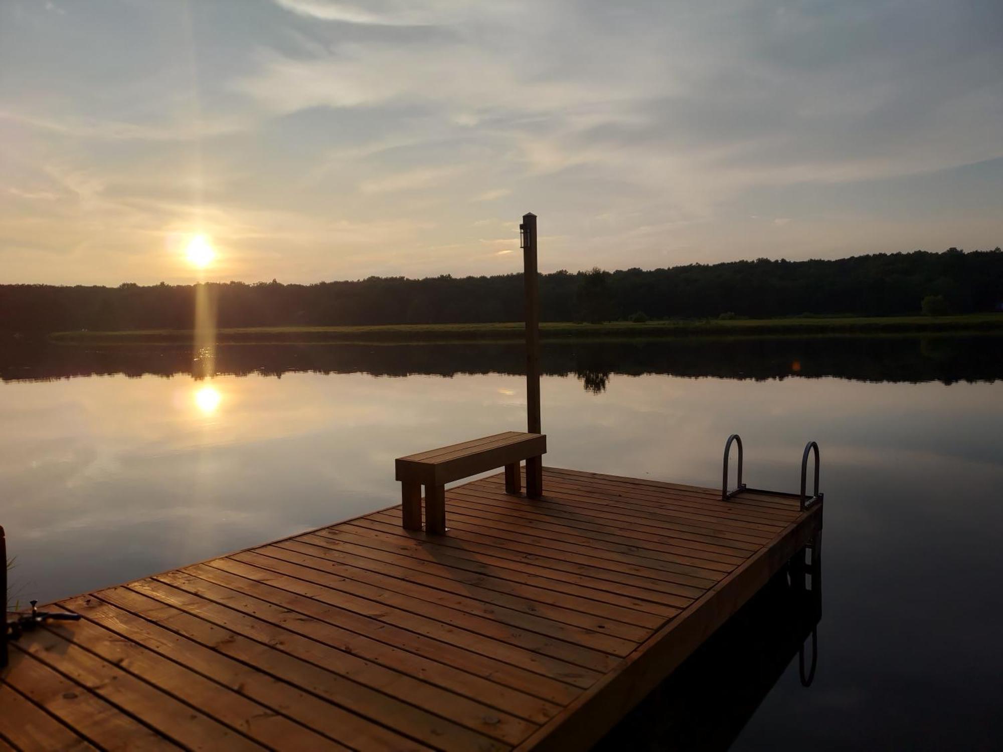 Poconos Brand New Lakefront Oasis 1 Acre, Hottub Gameroom Firepits Talk About Privacy Albrightsville Dış mekan fotoğraf