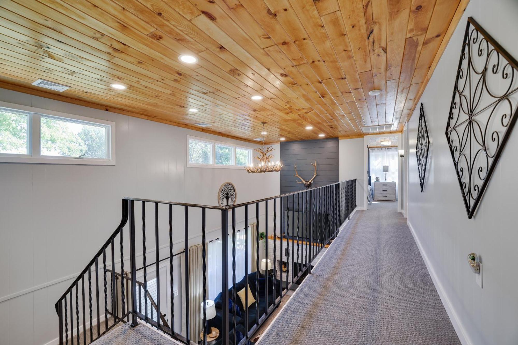 Poconos Brand New Lakefront Oasis 1 Acre, Hottub Gameroom Firepits Talk About Privacy Albrightsville Dış mekan fotoğraf