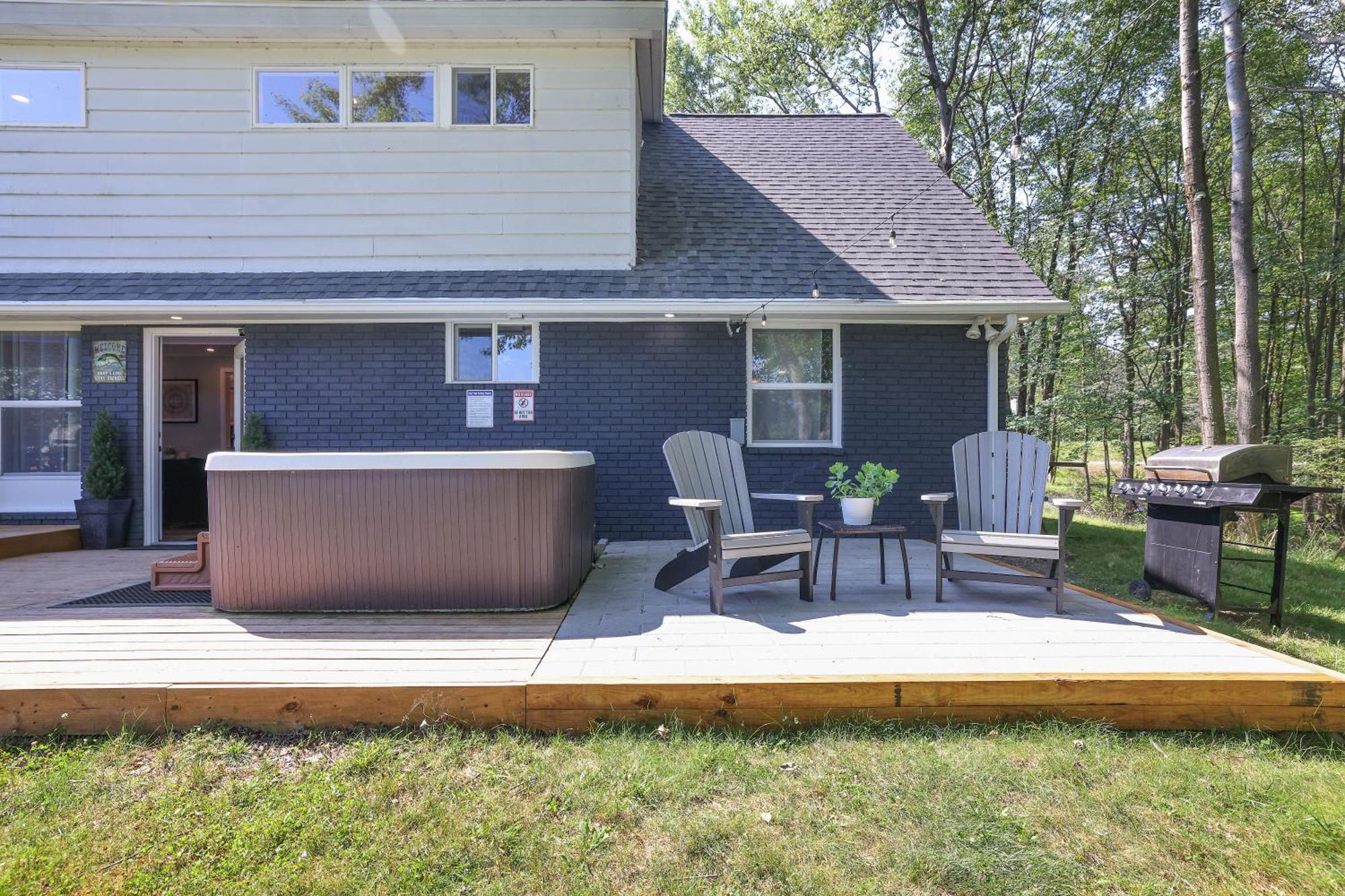 Poconos Brand New Lakefront Oasis 1 Acre, Hottub Gameroom Firepits Talk About Privacy Albrightsville Dış mekan fotoğraf