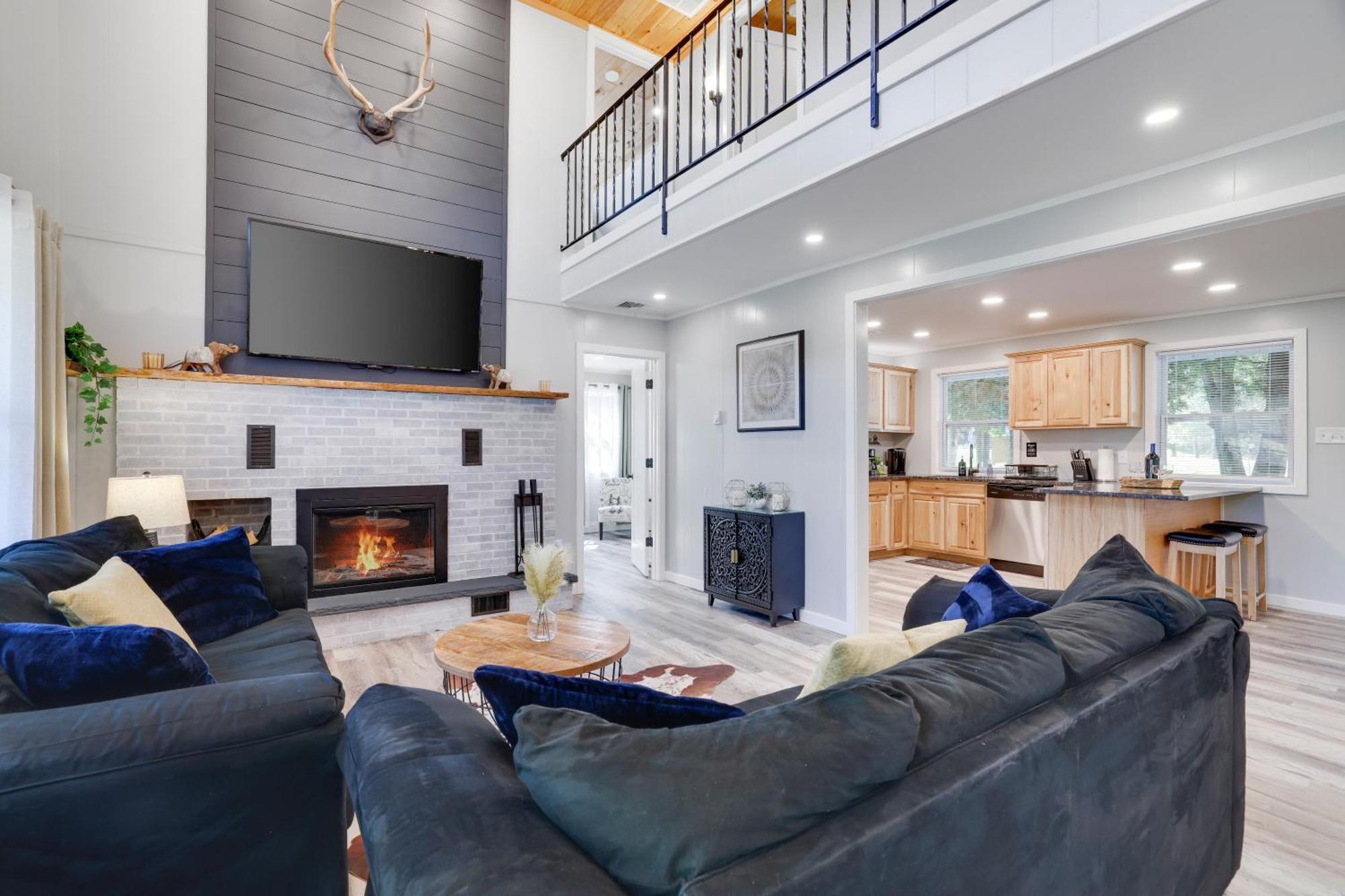 Poconos Brand New Lakefront Oasis 1 Acre, Hottub Gameroom Firepits Talk About Privacy Albrightsville Dış mekan fotoğraf